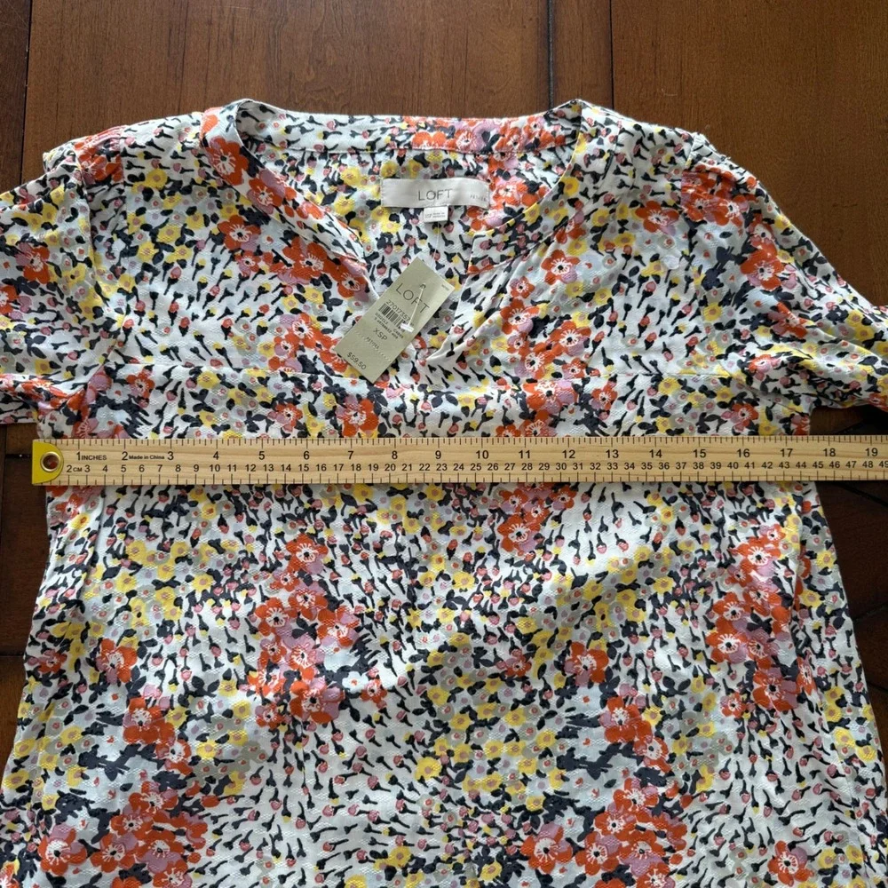 NWT Loft Petites Floral Split Neck Ruffle Cuff Blouse Multicolor XSP - Picture 6 of 7
